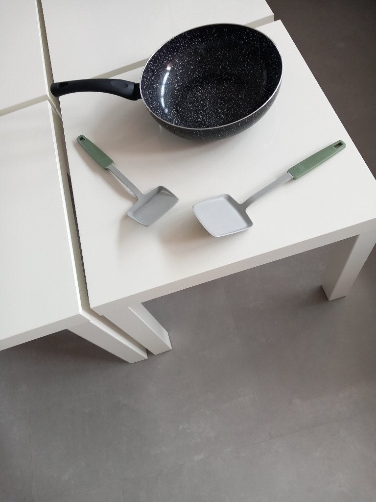EEN WOKPAN EEN X OF 3 GEBRUIKT  MET NIEUWE LEPELS, Huis en Inrichting, Keuken | Potten en Pannen, Overige materialen, Ophalen of Verzenden