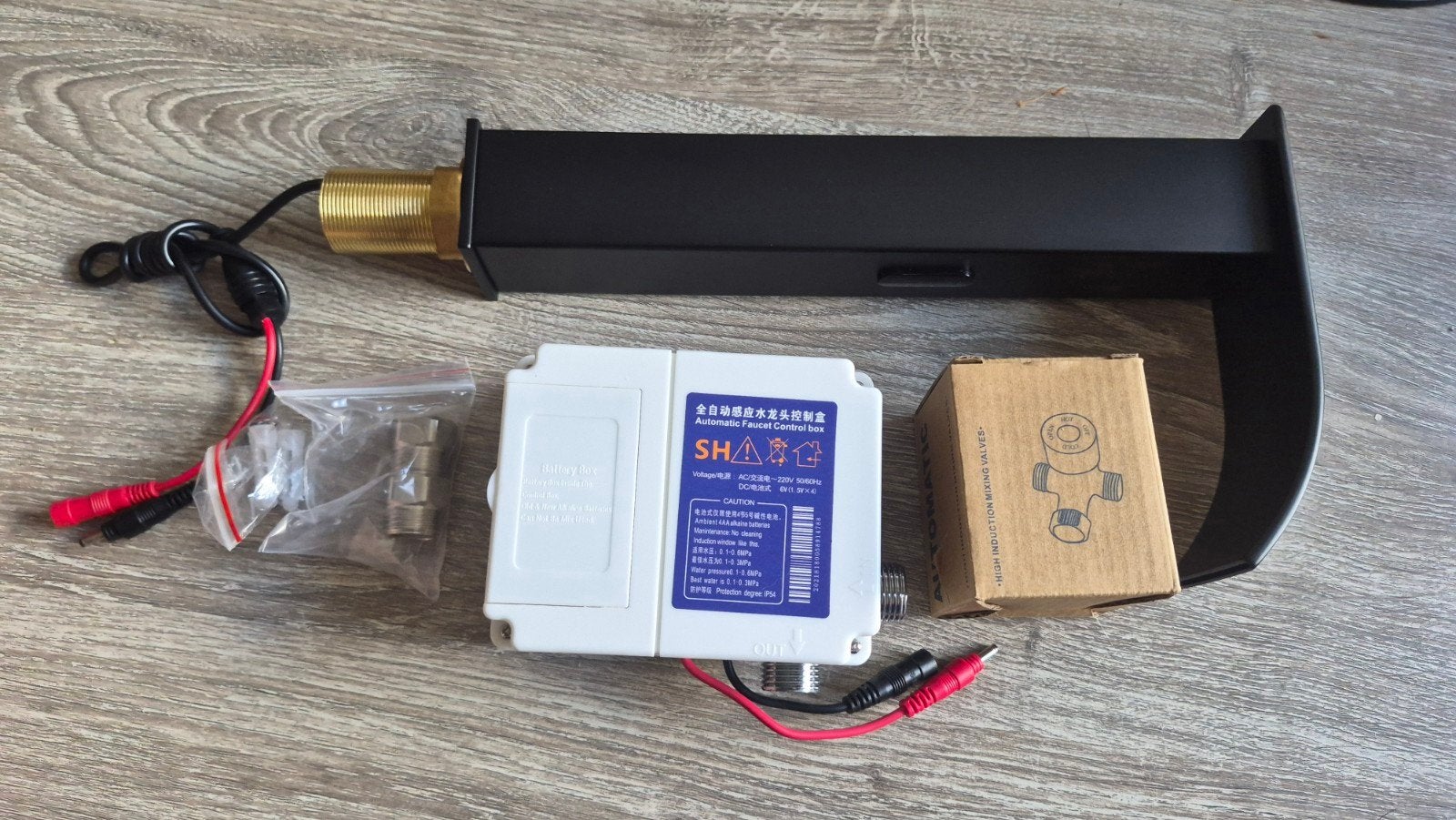 Nieuwe Zwarte Wastafelkraan met Sensor, Ophalen of Verzenden, Nieuw, Kraan