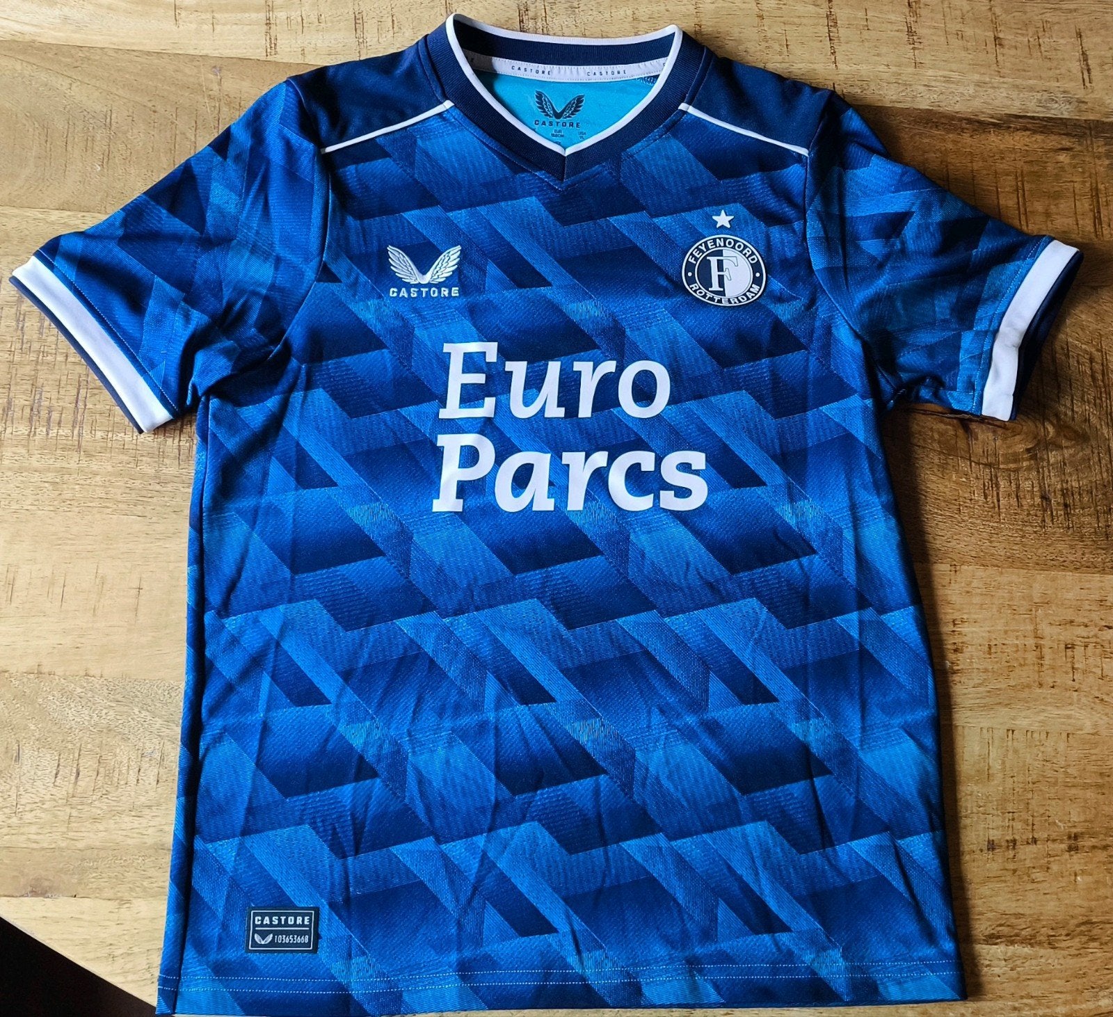 Feyenoord Castore uitshirt 2023/2024 - Maat 158, Ophalen of Verzenden, Zo goed als nieuw, Jongen of Meisje, Shirt of Longsleeve