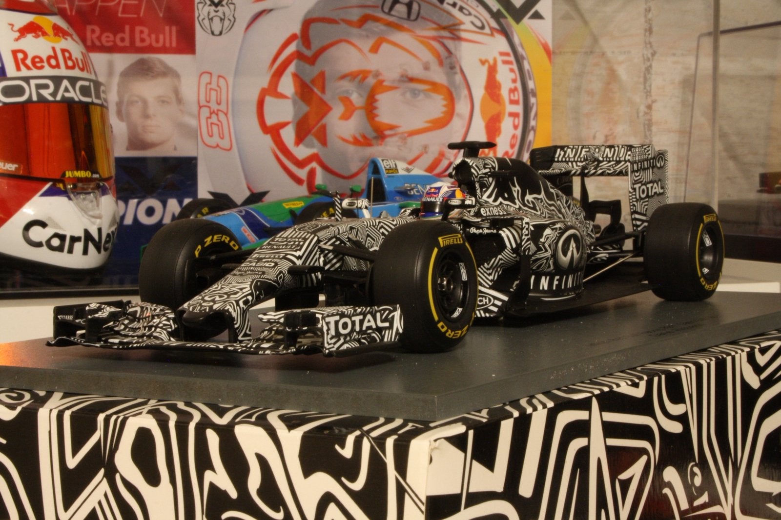 Infiniti Red Bull Racing RB11 Testing Livery “CAMO”, Ophalen of Verzenden, Zo goed als nieuw, Overige merken
