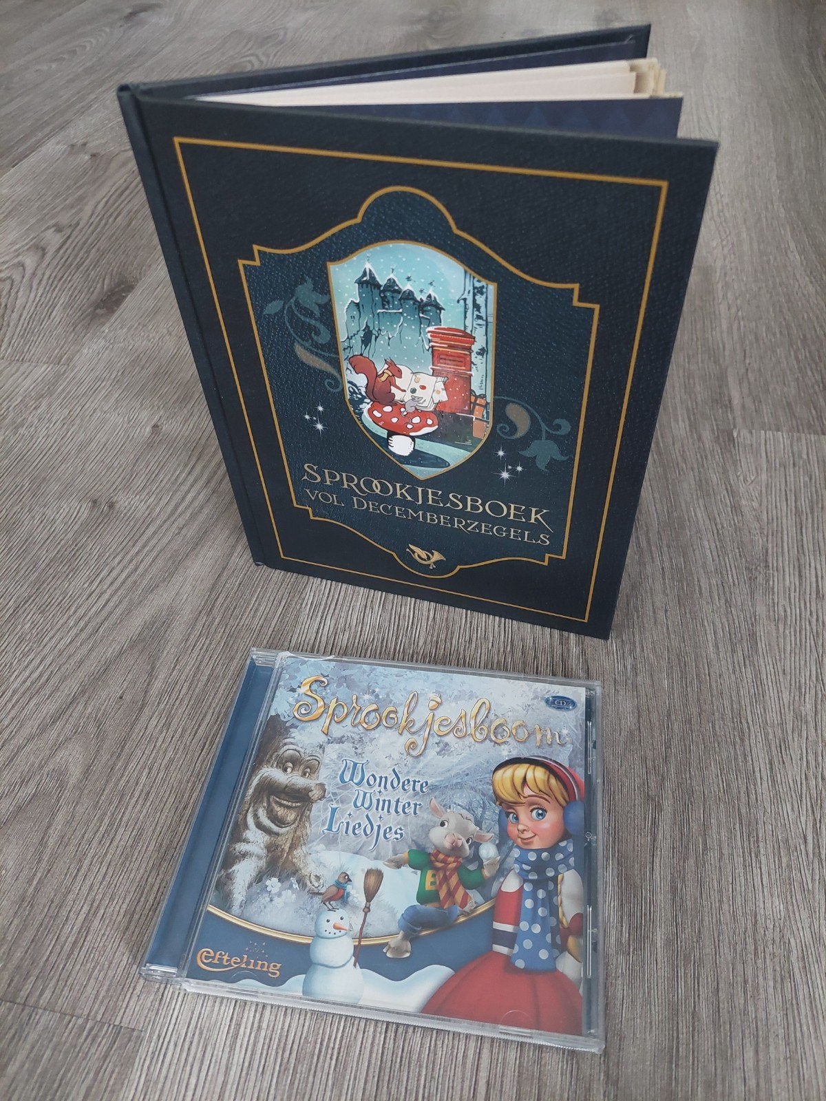 cd WONDERE WINTERLIEDJES, incl DECEMBER BOEK, Verzamelen, Verzenden, Nieuw, Overige typen