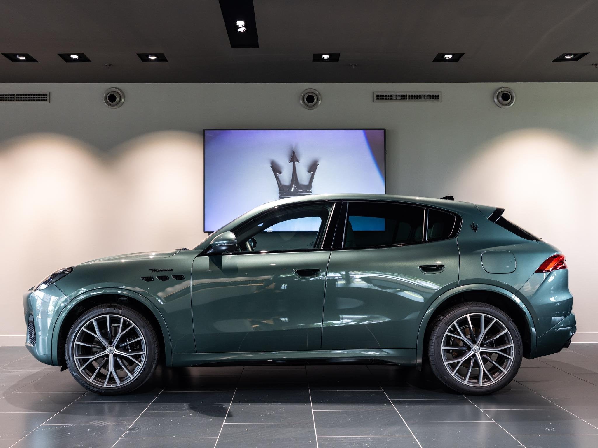 Maserati Grecale 2.0 MHEV Modena, Auto's, Automaat, Dealer onderhouden, 4 cilinders, 330 pk