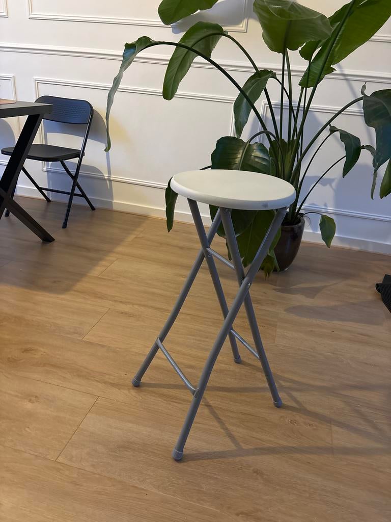 Stevige en praktische opvouwbare kruk - 70 cm hoog, Huis en Inrichting, Krukjes, Gebruikt, Kunststof, Ophalen