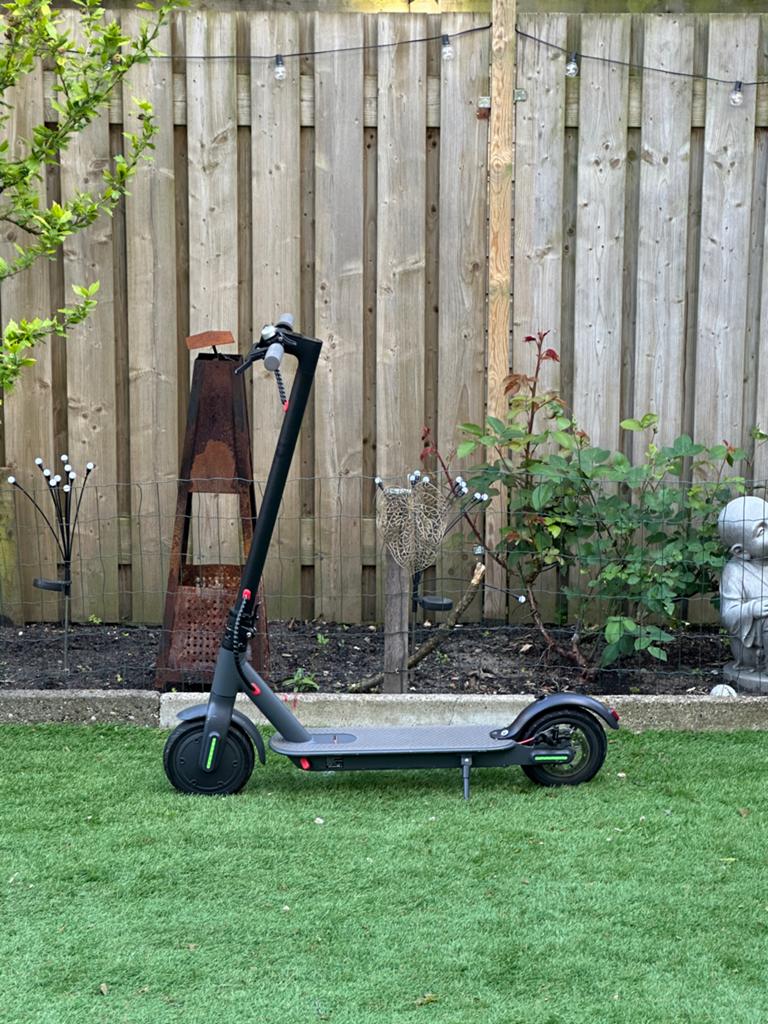 Elektrische step 25 kmp, Fietsen en Brommers, Steps, Ophalen of Verzenden, Zo goed als nieuw, Elektrische step (E-scooter)