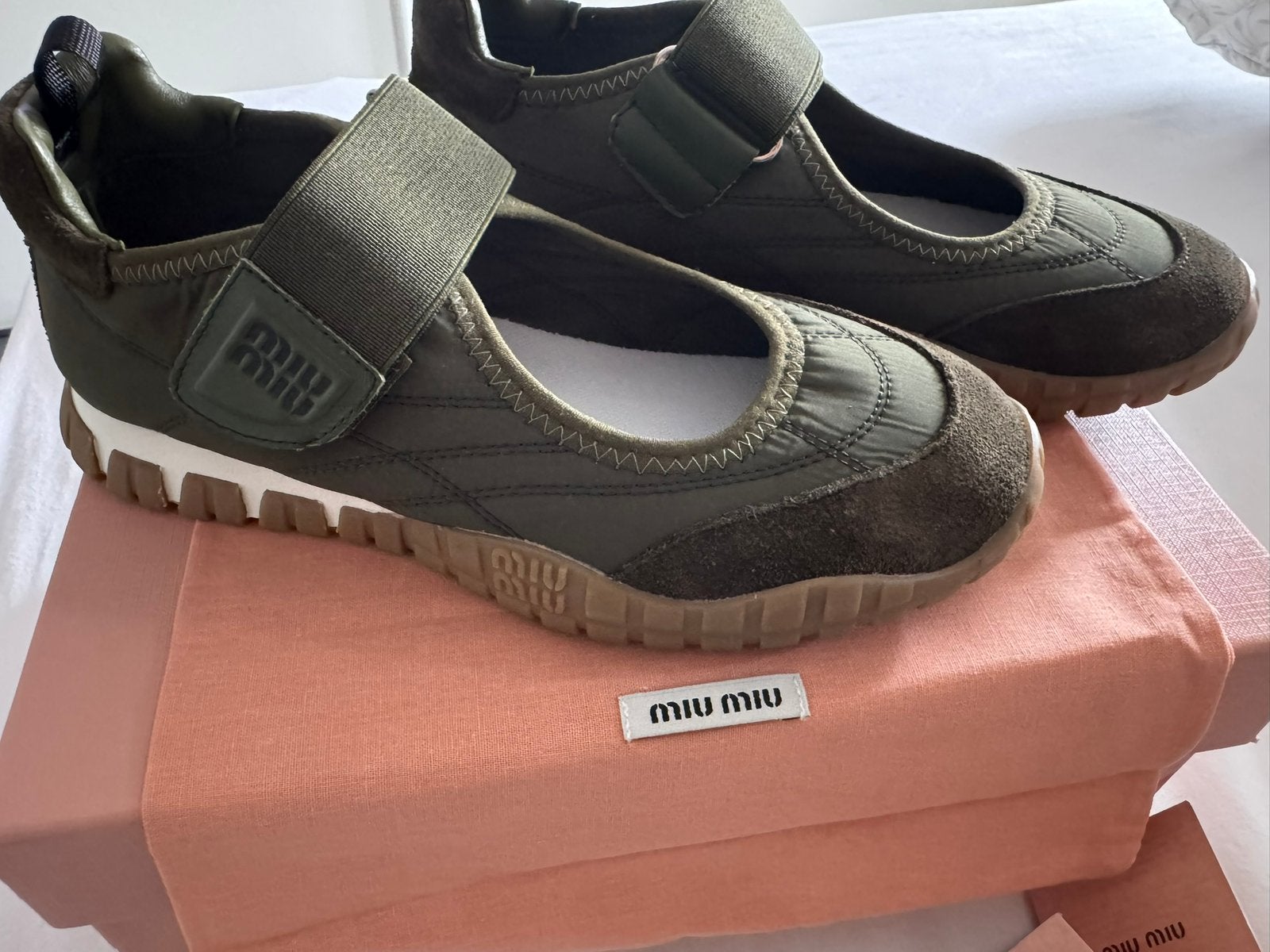 Miu miu, Ophalen of Verzenden, Nieuw, Sneakers of Gympen