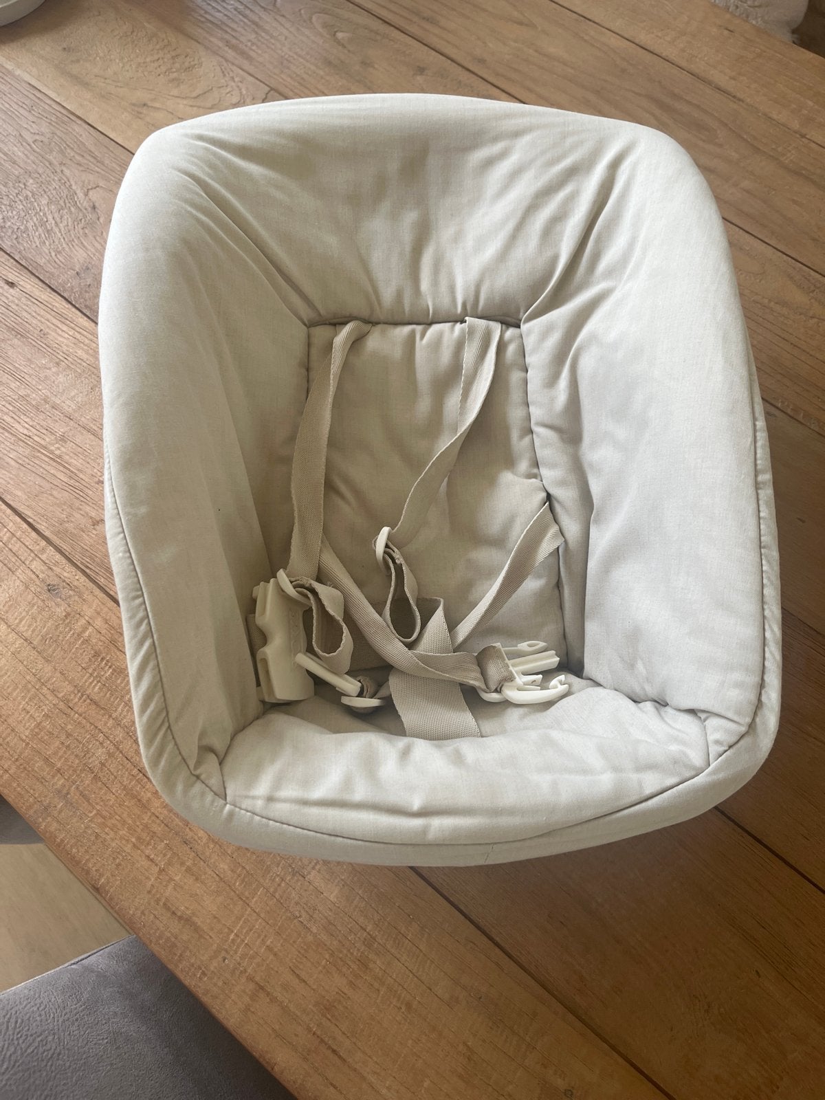 Stokke Tripp Trapp Newborn Set + beige rib hoes, Ophalen, Gebruikt, Overige typen, Gordel(s)