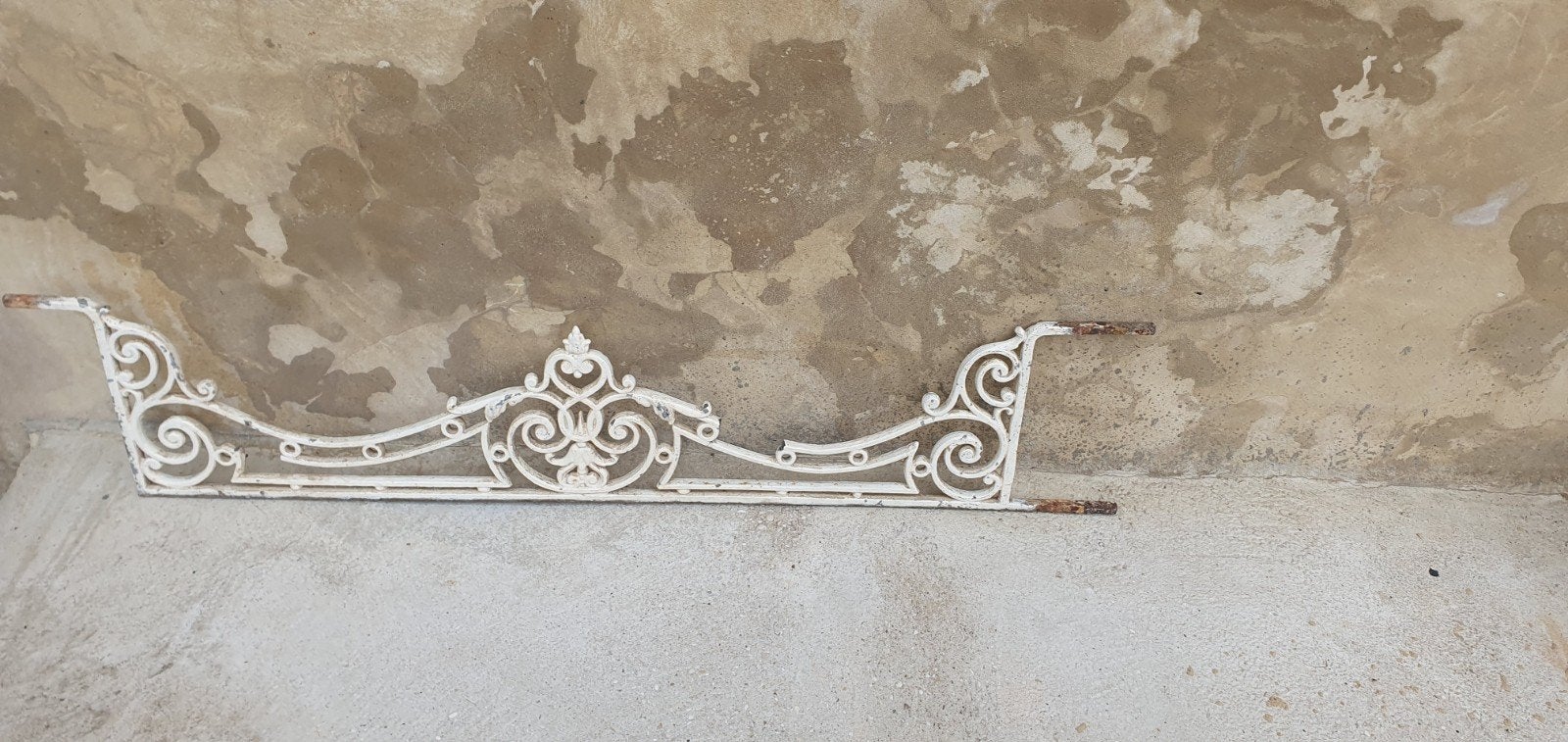 set(2) oude franse smeedijzeren raam sierwerk, Ophalen