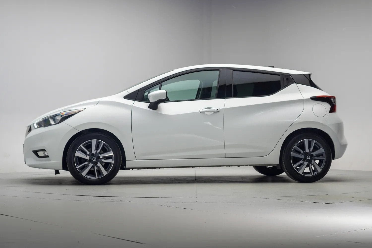 Nissan Micra 0.9 IG-T N-Connecta [ Achteruitrijcamera Stoelv, 898 cc, Origineel Nederlands, Handgeschakeld, 3 cilinders