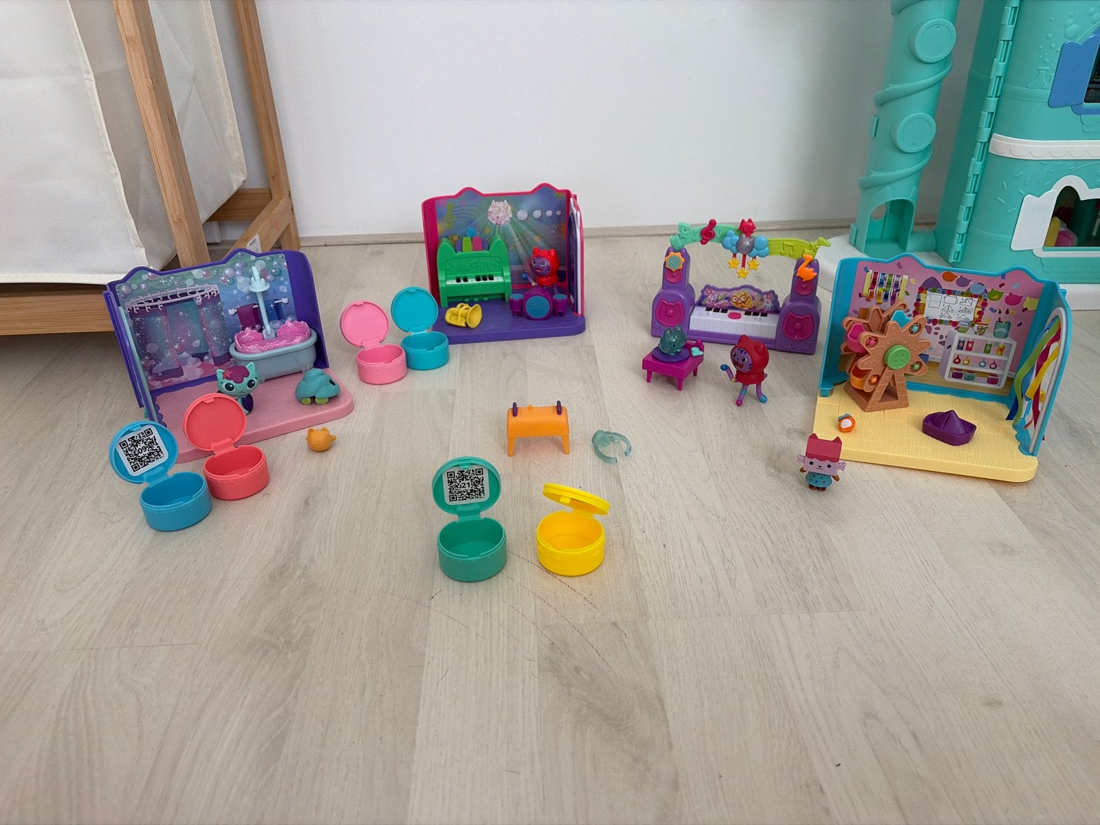 Uitbreidingssetjes Gabby poppenhuis (niet compleet), Verzamelen, Ophalen, Gebruikt, Poppenhuis