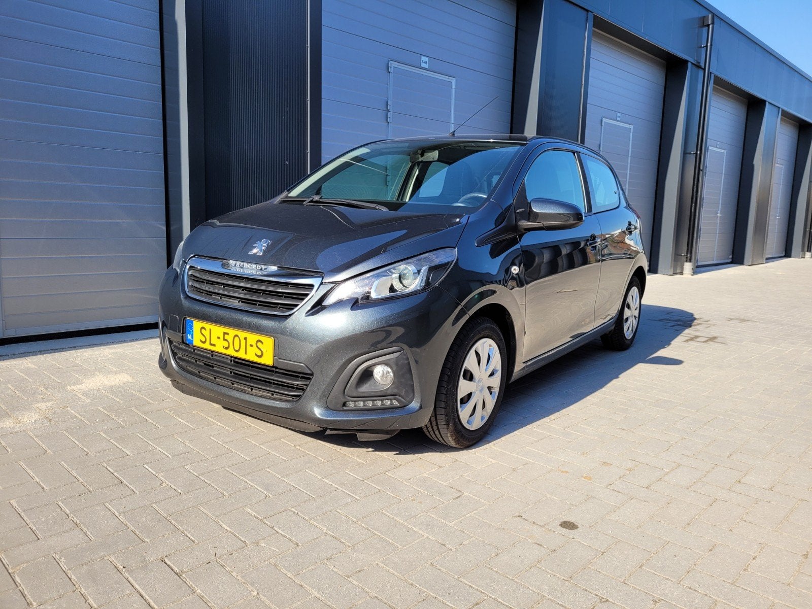 Peugeot 108 1.0 12V E-vti 51KW 5DR 2018 Grijs, Auto's, Peugeot, Voorwielaandrijving, Stof, Euro 6, 4 stoelen
