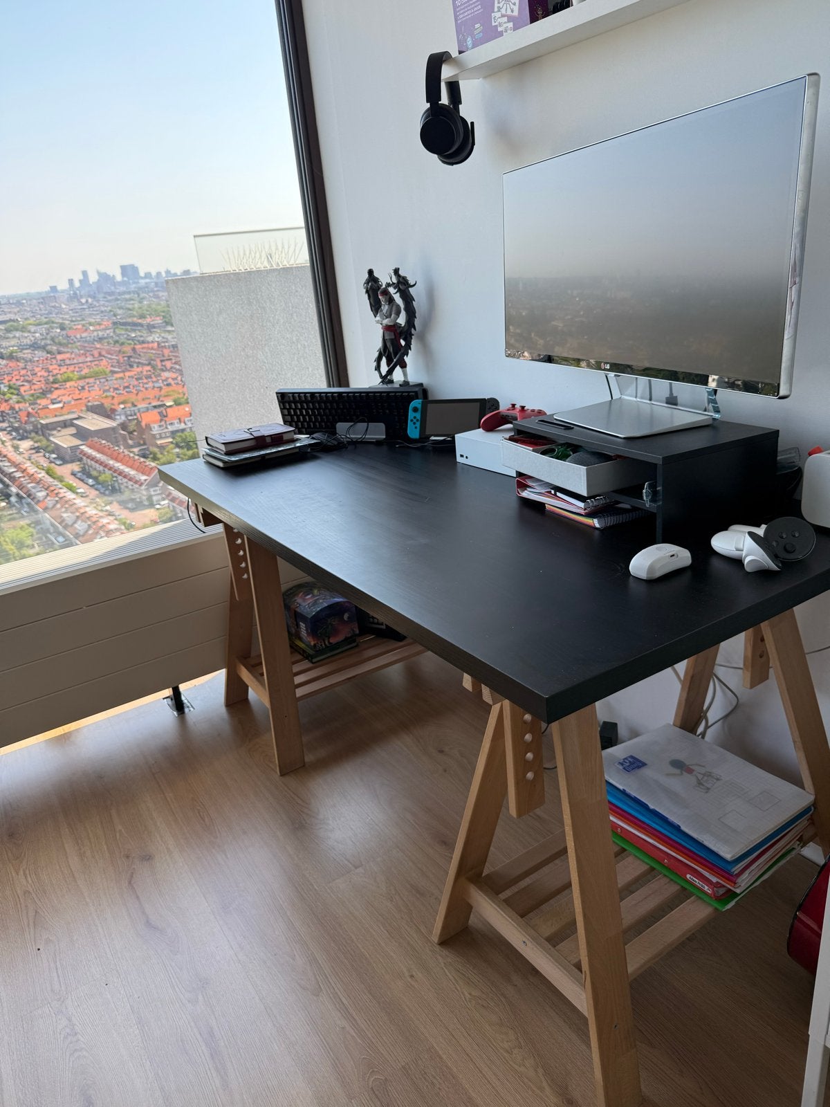 Bureau met schragen en kabelgoot - Gebruikt, Ophalen, Gebruikt, Hout, Kabelgoot