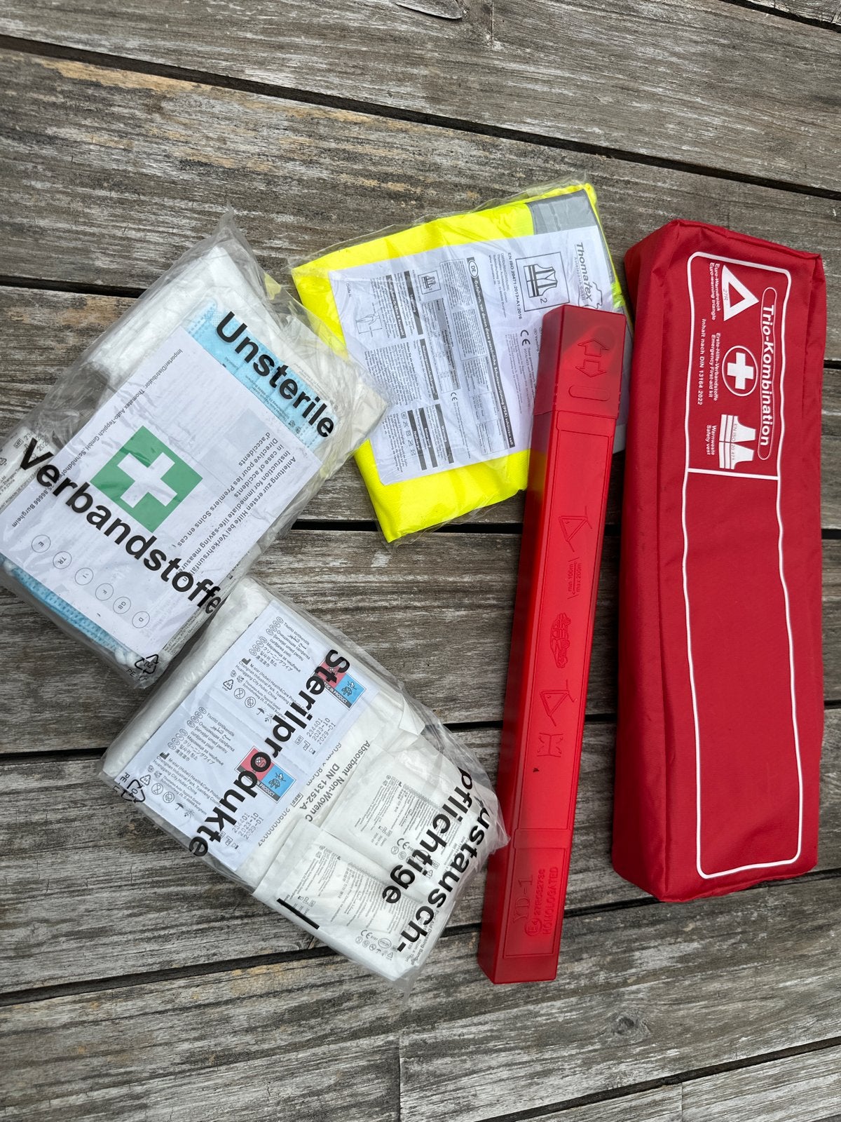 Auto veiligheidspakket: verbanddoos, gevarendriehoek, hesje, Ophalen of Verzenden, Nieuw