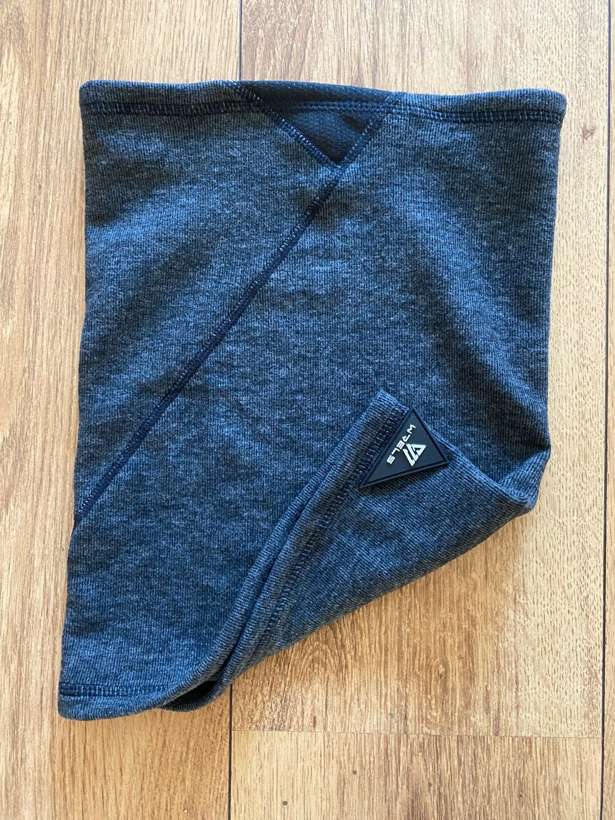 Nieuwe WRELS multifunctionele nekwarmer / sportband, Ophalen of Verzenden, Nieuw, Sjaal