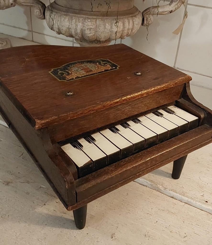 Antieke houten speelgoedpiano, decoratief item, Ophalen of Verzenden, Gebruikt, Bruin, Overige typen