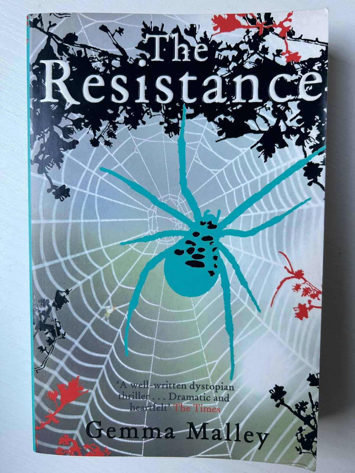 Gemma Malley - The Resistance, Ophalen of Verzenden, Gelezen, Gemma Malley