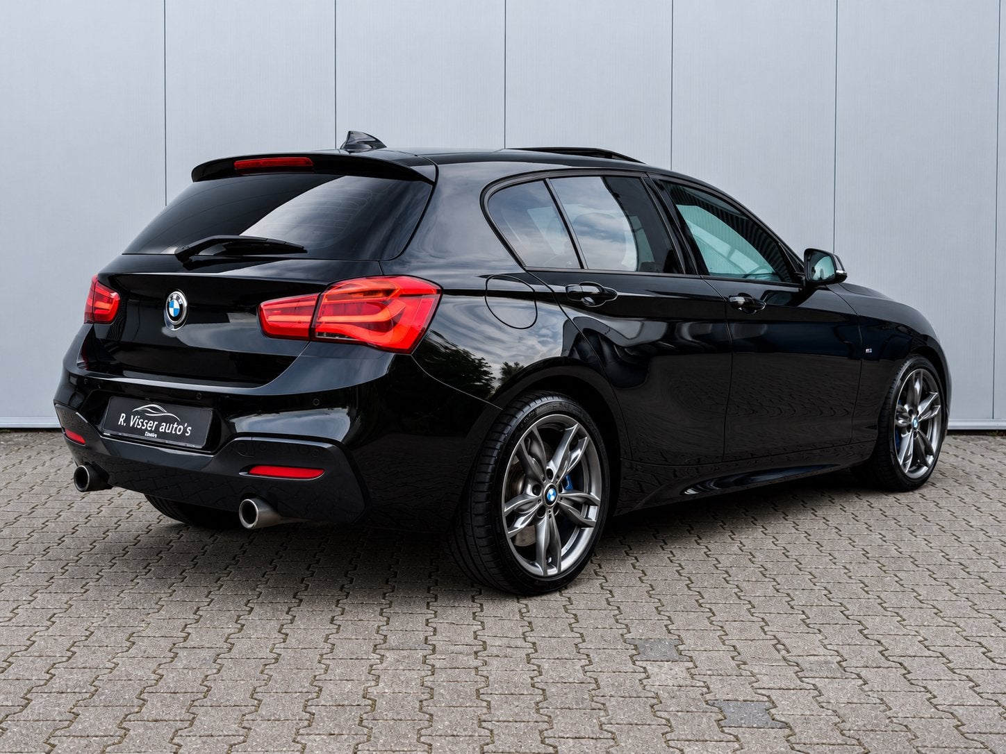 BMW M135i 326PK Pano/Dealer Onderhouden/alcantara/memory, Auto's, Dealer onderhouden, Achterwielaandrijving, Alcantara, Zwart