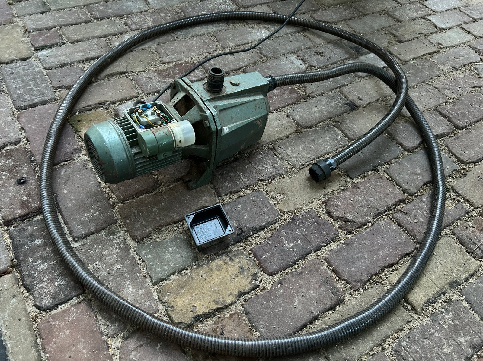 Bron waterpomp - opknapper, Ophalen, Gebruikt, Elektrisch, Bronpomp