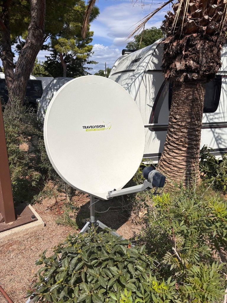 Volautomatische Travelvision R7 satelliet schotel 80cm., Caravans en Kamperen, Ophalen, Zo goed als nieuw