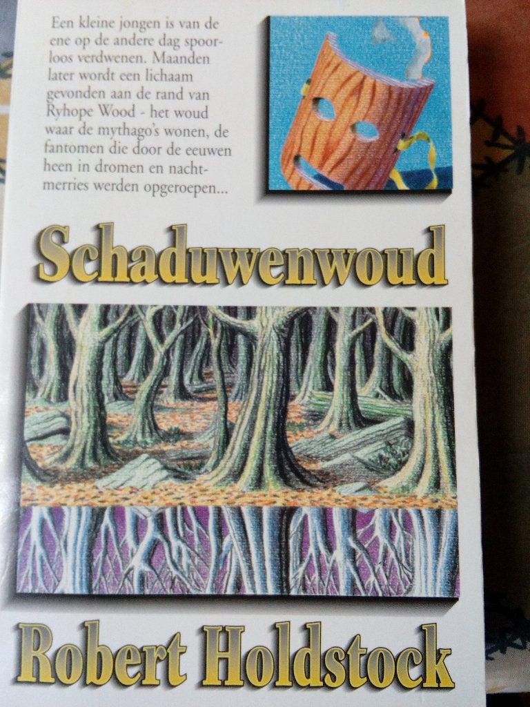 Robert holdstock:schaduwenwoud paperback., Boeken, Ophalen, Gelezen, Robert holdstock