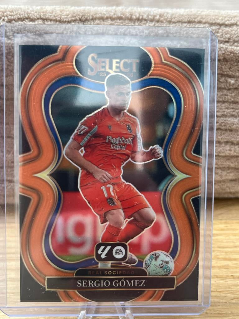 Sergio Gómez Real Sociedad Panini Select Spelerskaart, Ophalen of Verzenden, Zo goed als nieuw