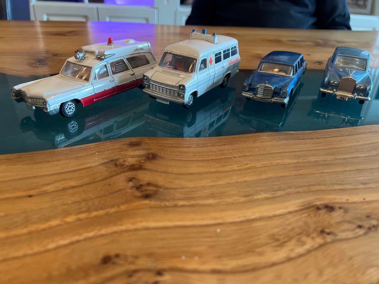 4 Dinky Toys: Cadillac, Ford Transit, Mercedes-Benz, Rolls R, Ophalen of Verzenden, Gebruikt, Auto