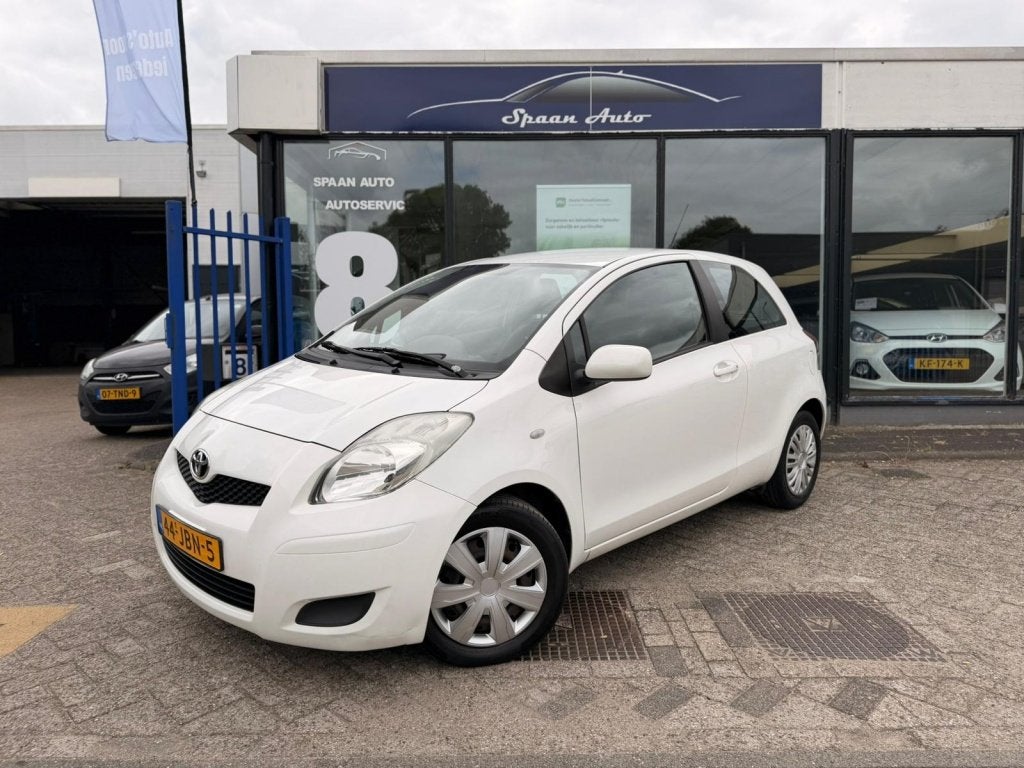 Toyota Yaris 1.3 VVTi Aspiration | AUTOMAAT | AIRCO | NAVI |, 4 cilinders, Wit, Bedrijf, 550 kg