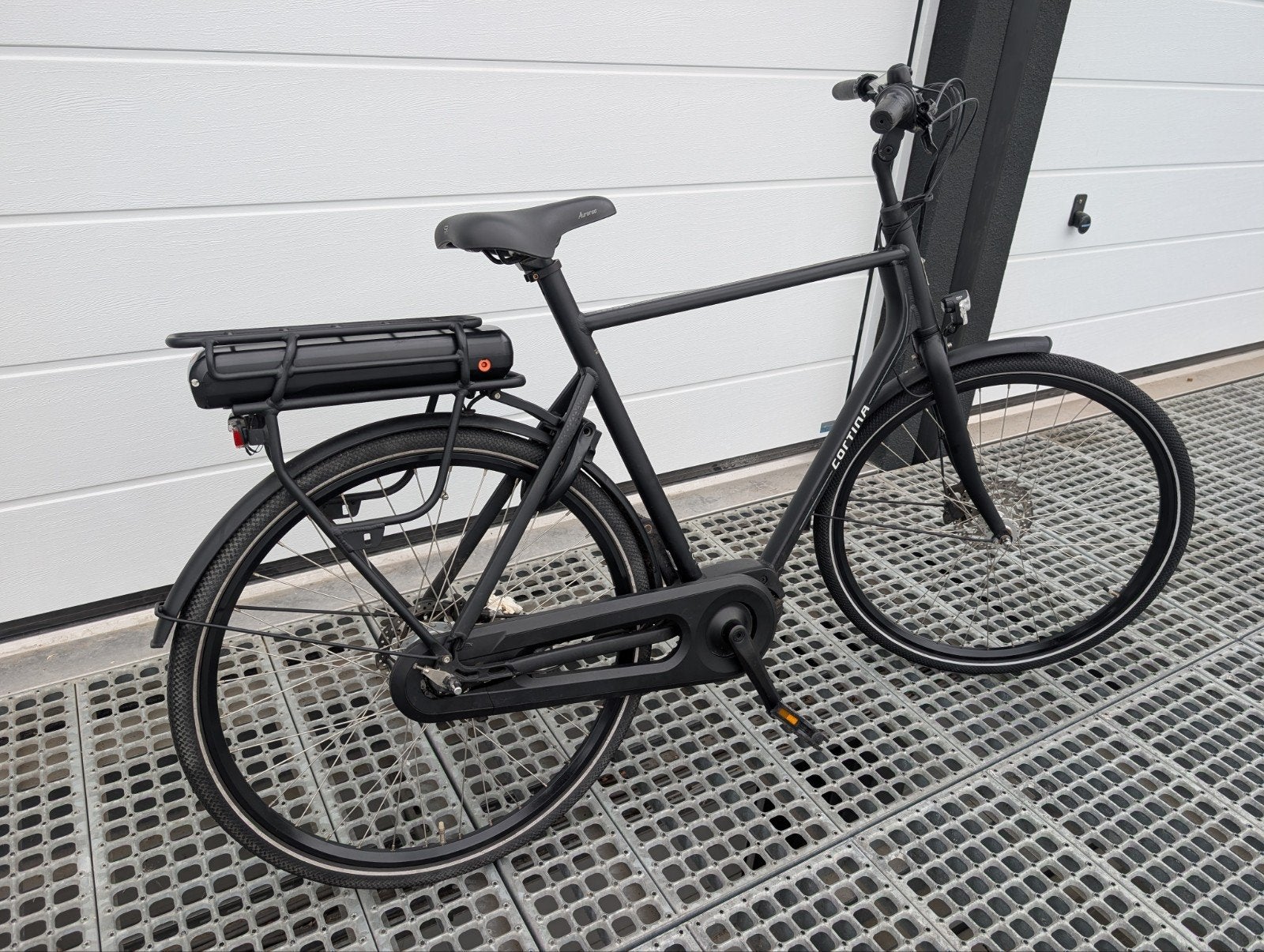 Cortina Foss elektrische fiets met bafang middenmotor
hydrau, Ophalen, Zo goed als nieuw, Cortina, 59 cm of meer