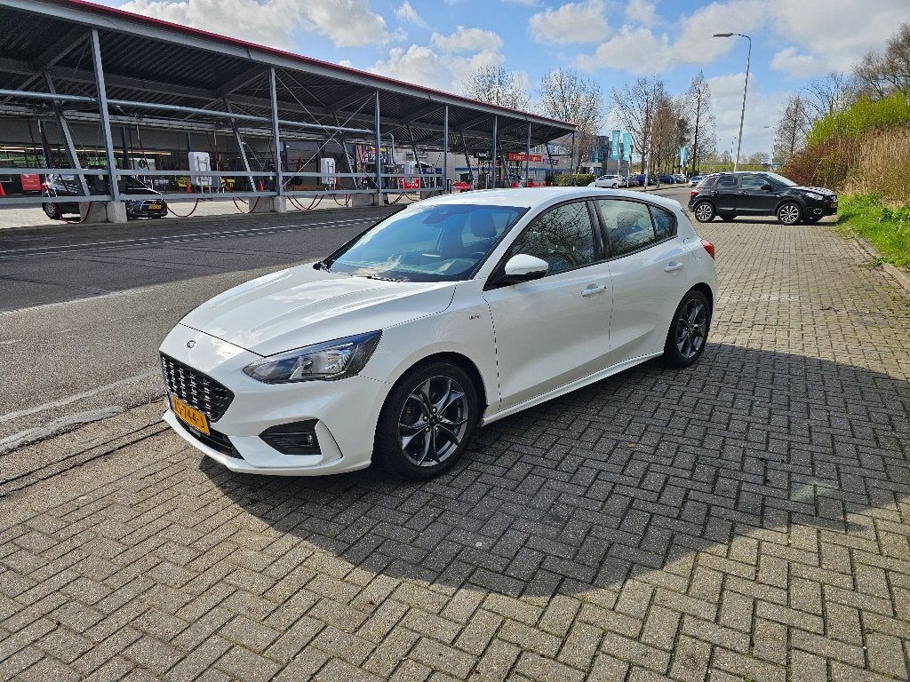 Focus 1.0 EcoB. | ST Line | CarPlay | B&O speakers |, Zwart, Wit, Origineel Nederlands, Handgeschakeld