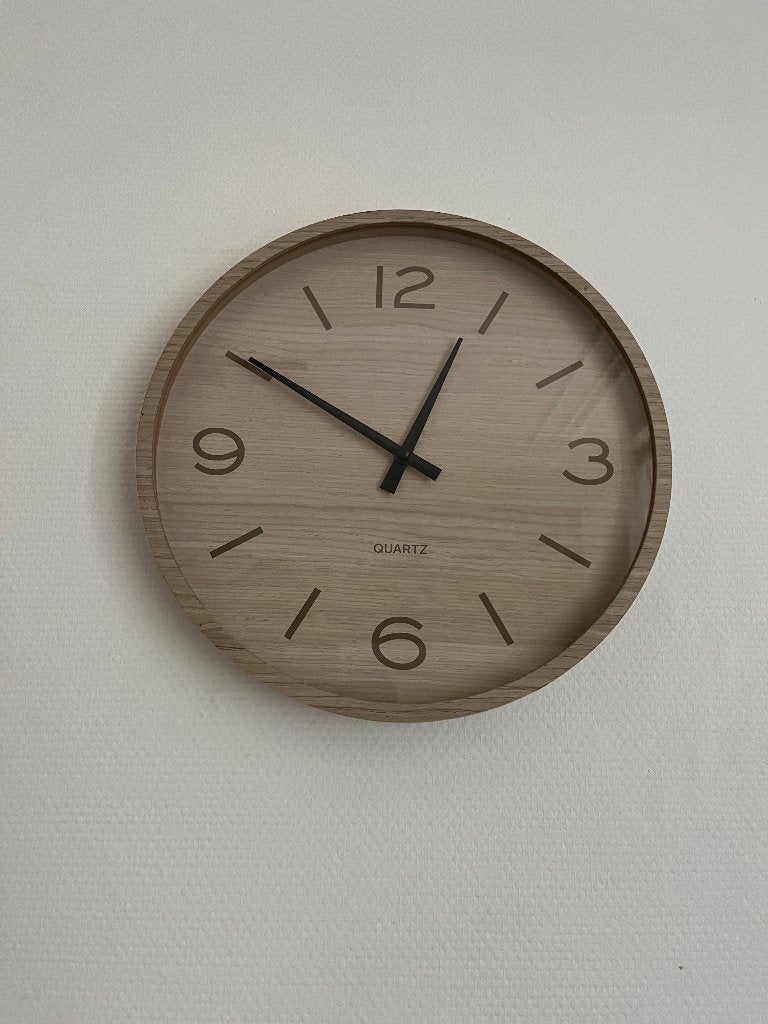 Moderne houten wandklok op batterijen - Quartz uurwerk, Ophalen of Verzenden