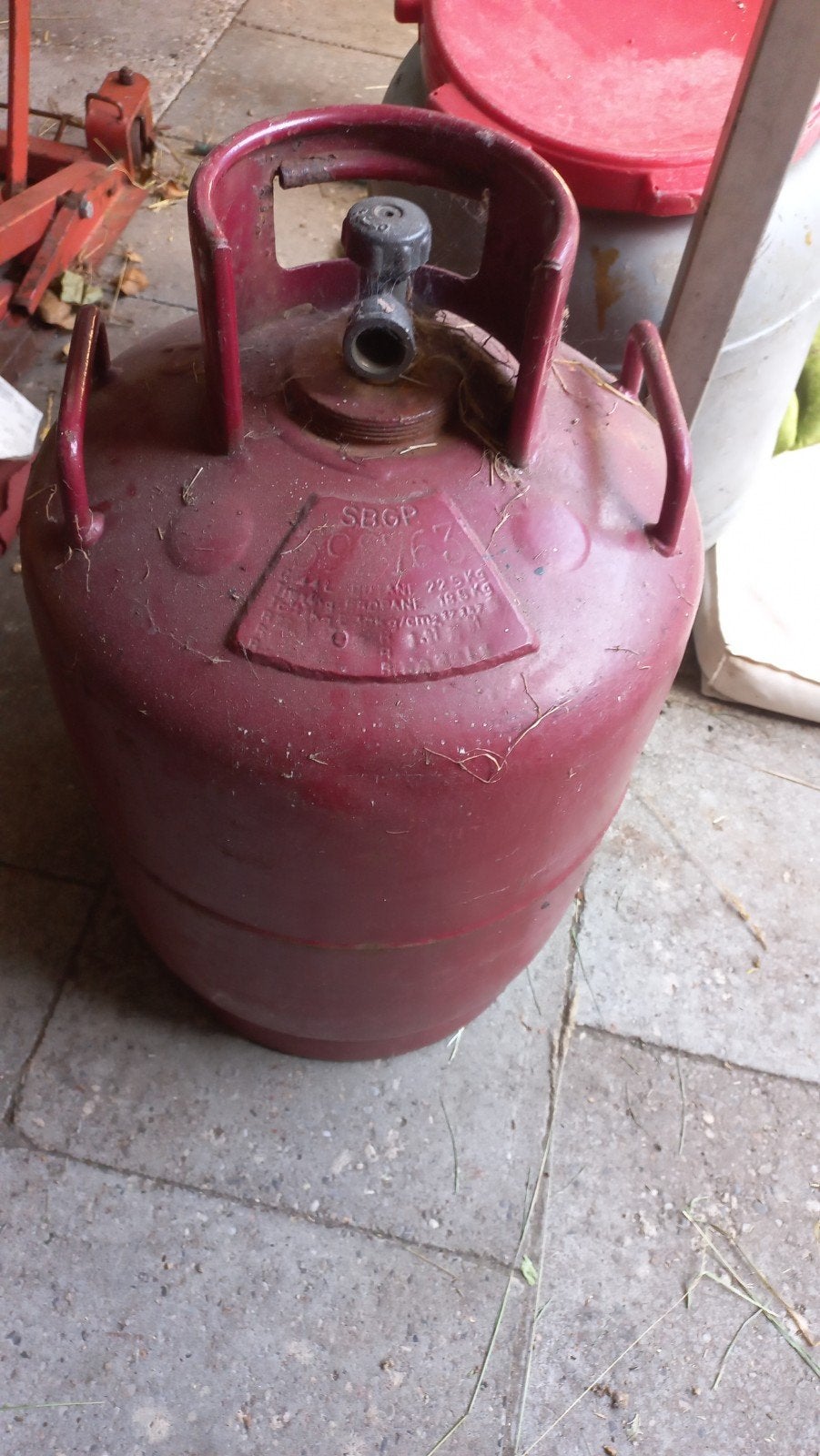 Een grote gas fles voor kachel haard., Ophalen