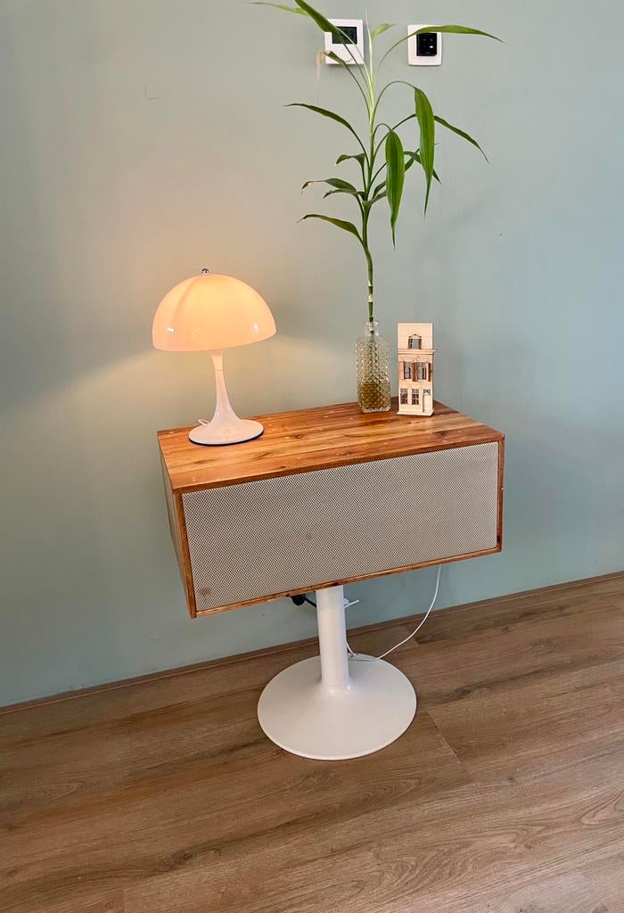 Handgemaakte fraaie houten retro klankkast metTeufel speaker, Ophalen