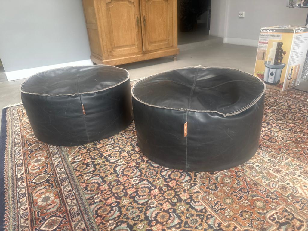GratisTwee Lebel poefen - Gebruikt met lichte beschadigingen, Minder dan 50 cm, Gebruikt, Rond, Ophalen of Verzenden