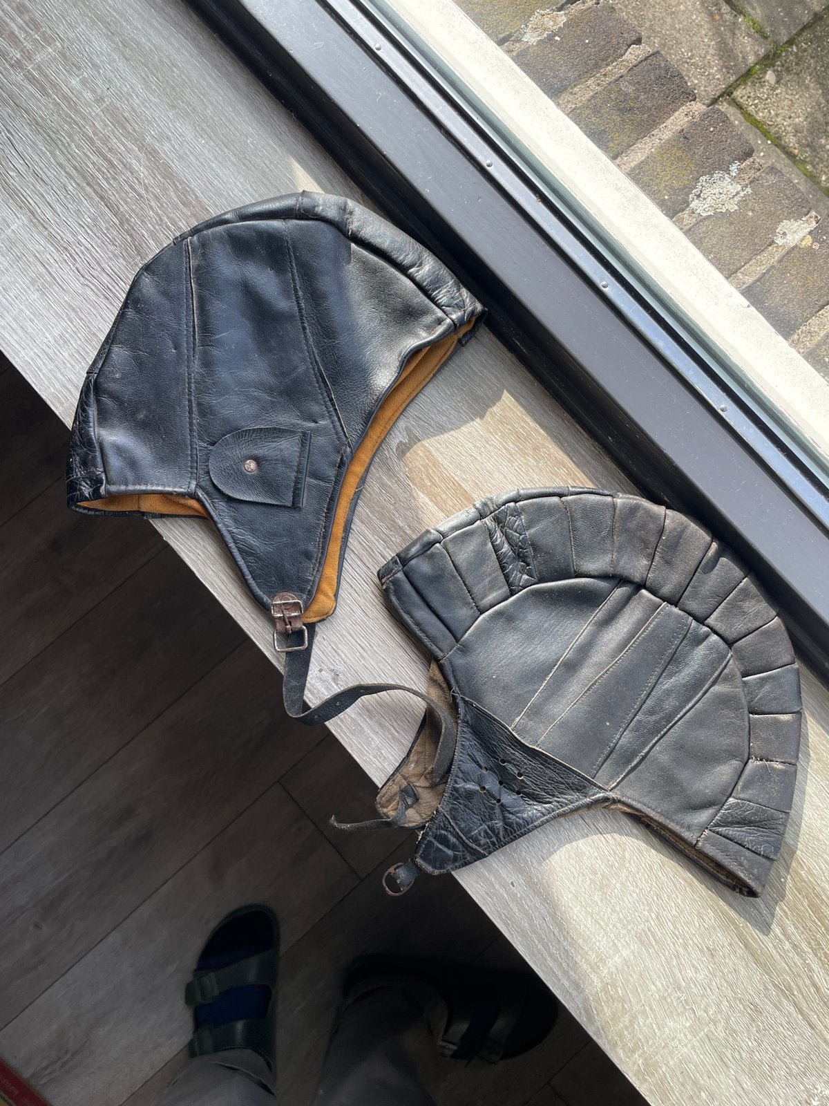 Vintage helmen en handschoenen leer oud antiek brommer, Ophalen of Verzenden, Gebruikt, Medium
