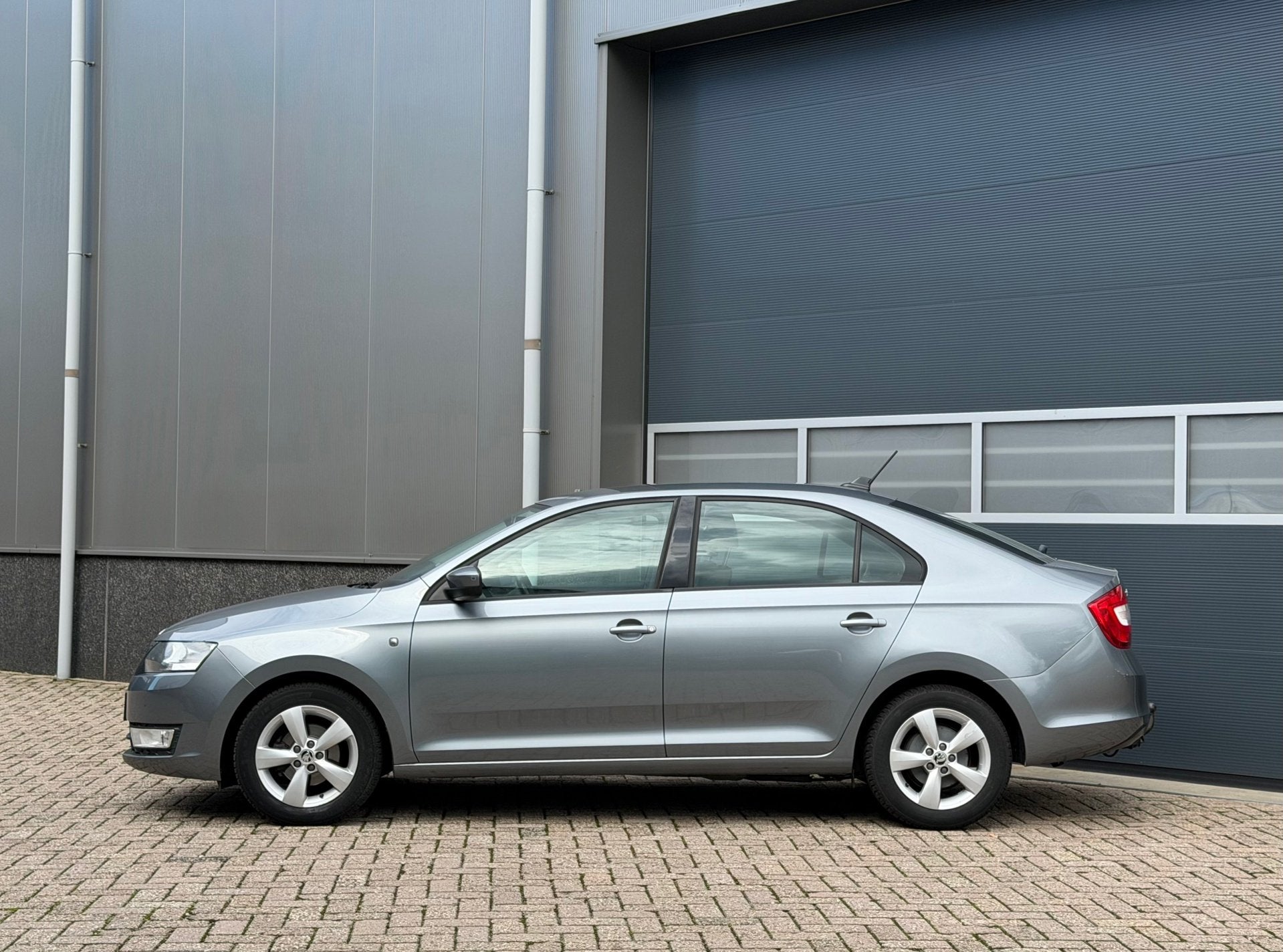 Skoda Rapid 1.2 TSI Greentech Ambition Businessline Plus bj., Auto's, Voorwielaandrijving, Euro 5, Gebruikt, 4 cilinders