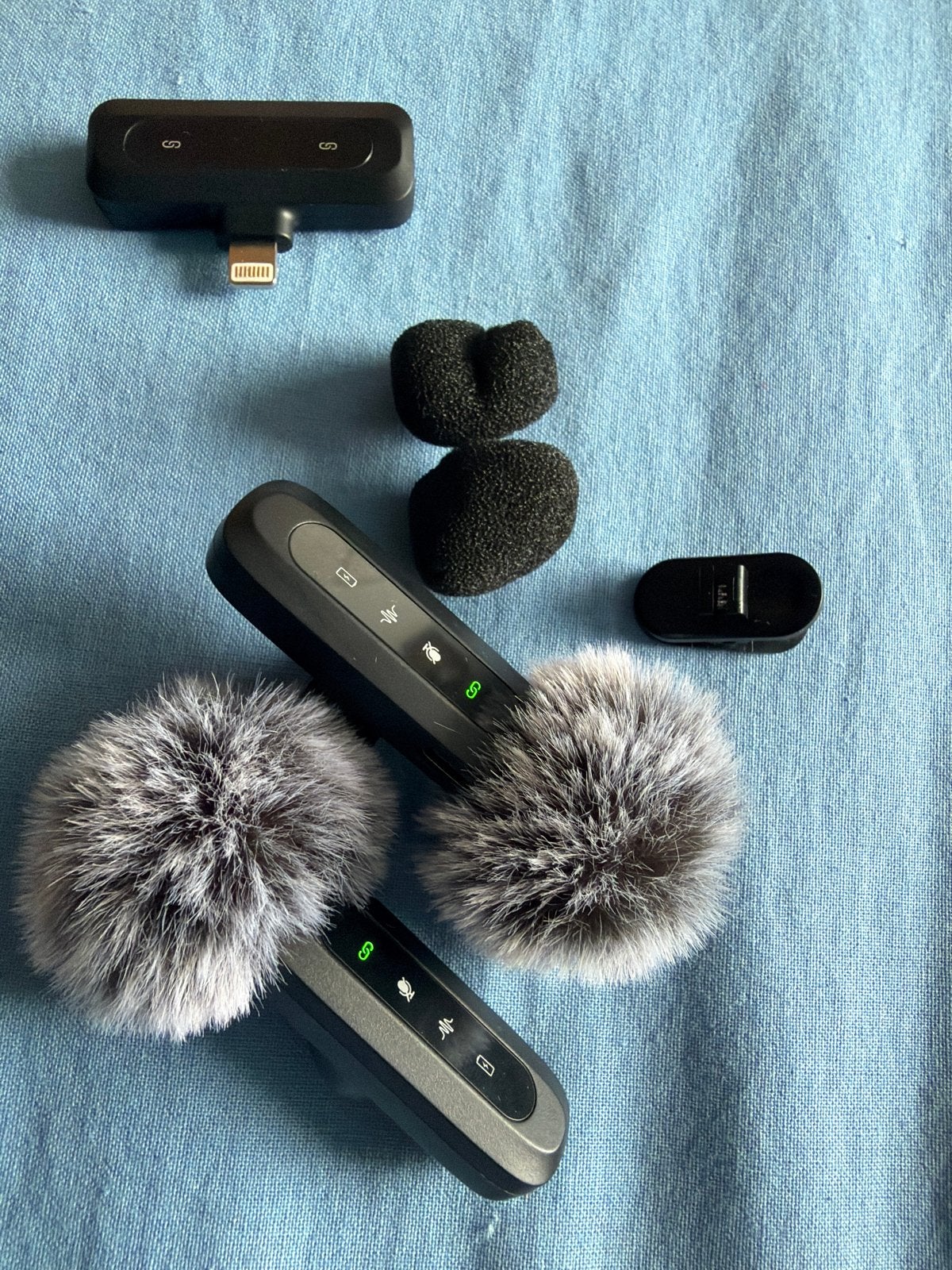 Draadloze clip on microfoons voor iPhone (oude aansluiting), Muziek en Instrumenten, Microfoons, Zo goed als nieuw, Overige typen