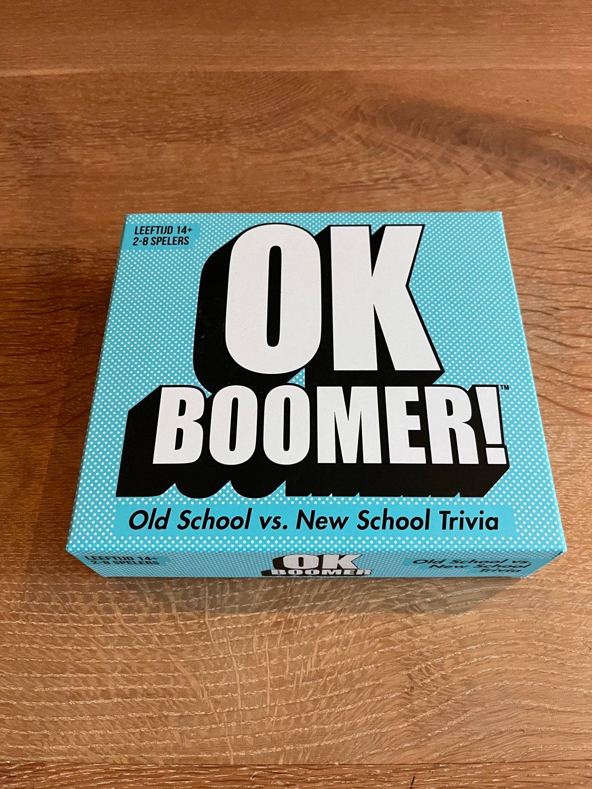 OK Boomer! Old School vs. New School Trivia Spel, Drie of vier spelers, Ophalen of Verzenden, Zo goed als nieuw