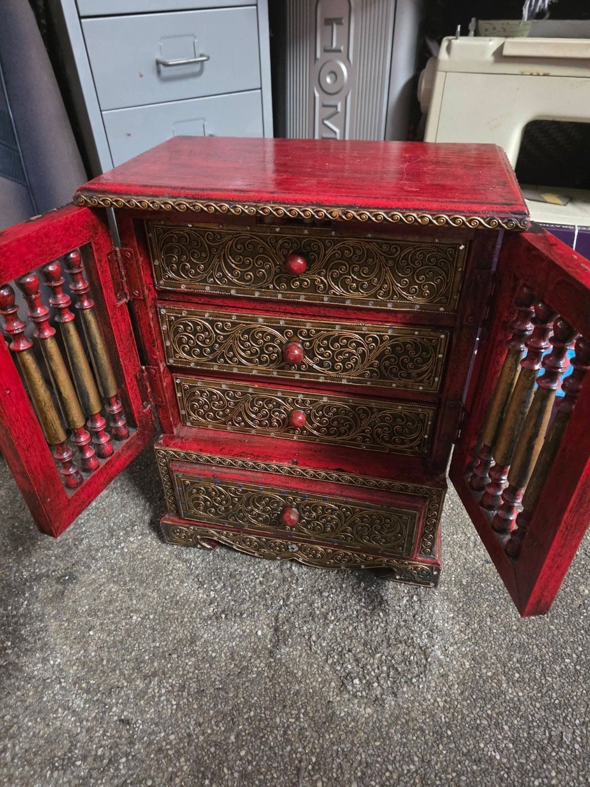 Decoratieve Rode Houten Kast met Lades, Ophalen of Verzenden