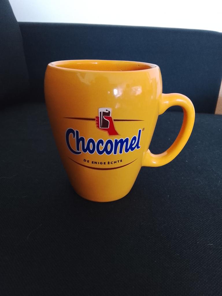 Chocomel mok - Geel - De enige echte, Overige typen, Geel, Ophalen of Verzenden, Zo goed als nieuw
