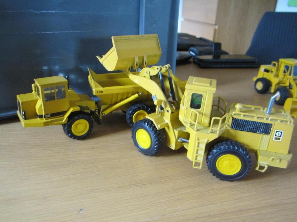 CAT 988B+D400, Ophalen of Verzenden, Zo goed als nieuw, Bus of Vrachtwagen, Overige merken