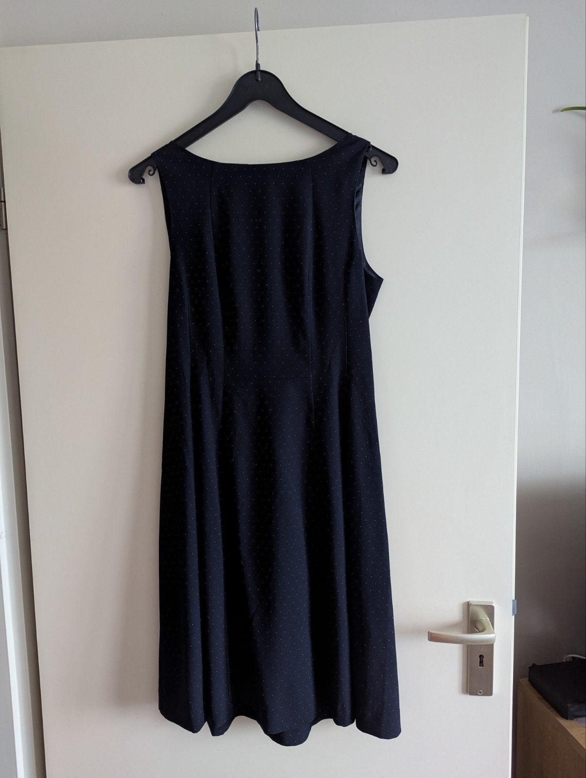 Donkerblauwe jurk met stippen - H&M, Kleding | Dames, Maat 38/40 (M), H&M, Blauw, Ophalen of Verzenden