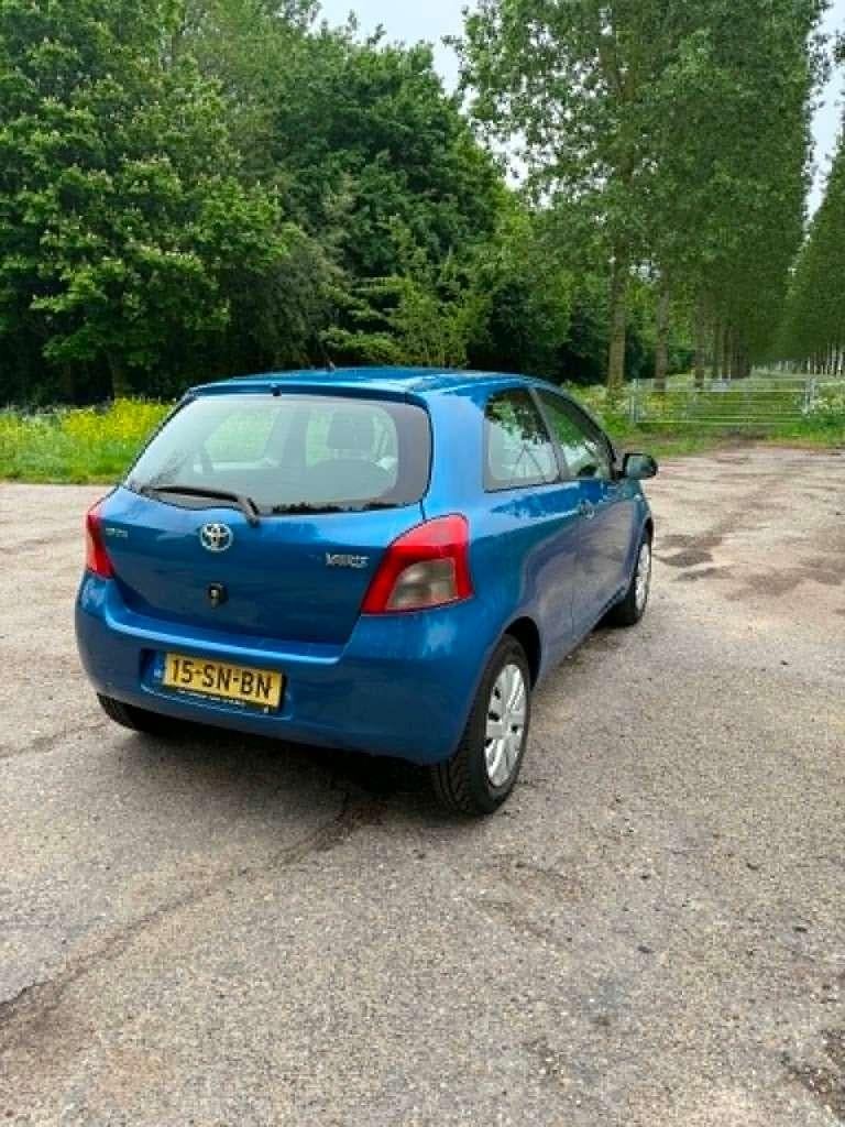 Toyota Yaris 1.0 12V Vvt 2007 Blauw GROTE BEURT/NIEUWE APK!, Auto's, Voorwielaandrijving, 40 €/maand, 750 kg, Origineel Nederlands