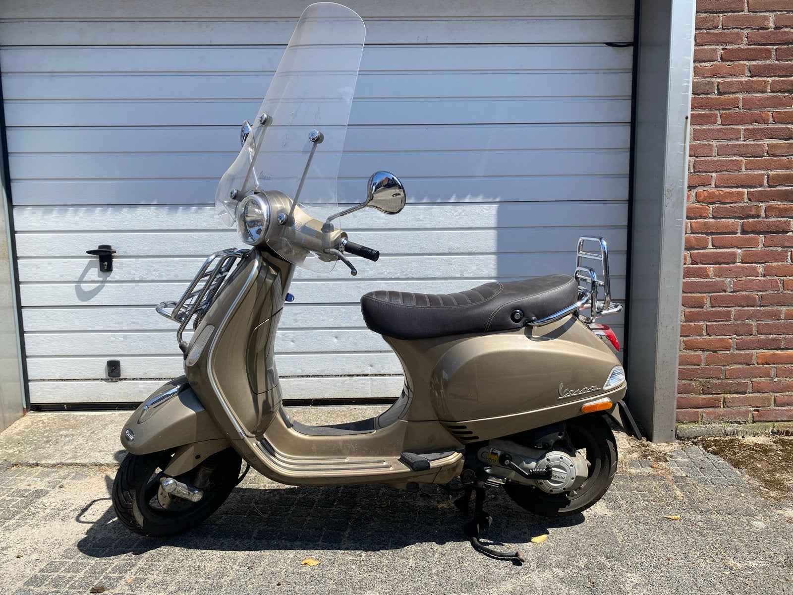 VERKOCHT Vespa Piaggio 2012 -  onderhouden met 2 helmen, Ophalen, Gebruikt, Benzine, Vespa LX
