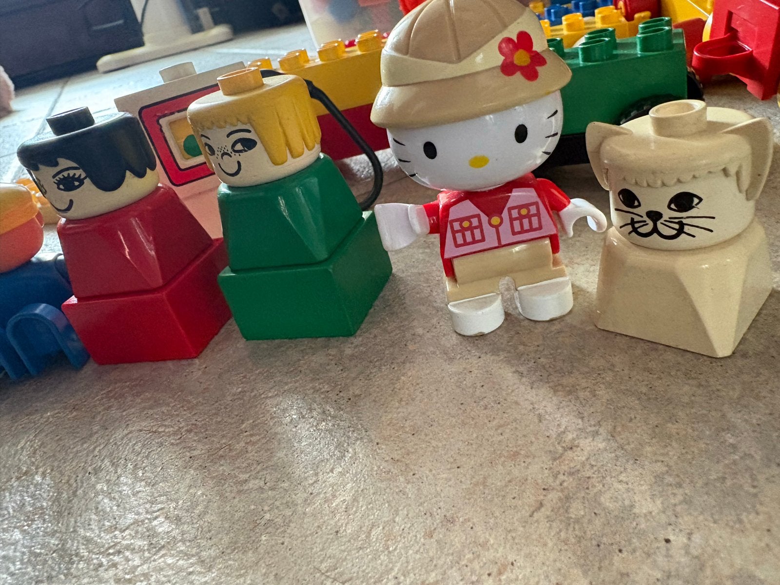Grote partij Lego Duplo poppetjes en blokken, Inclusief minifiguren, Gebruikt, Ophalen of Verzenden, Minifiguur