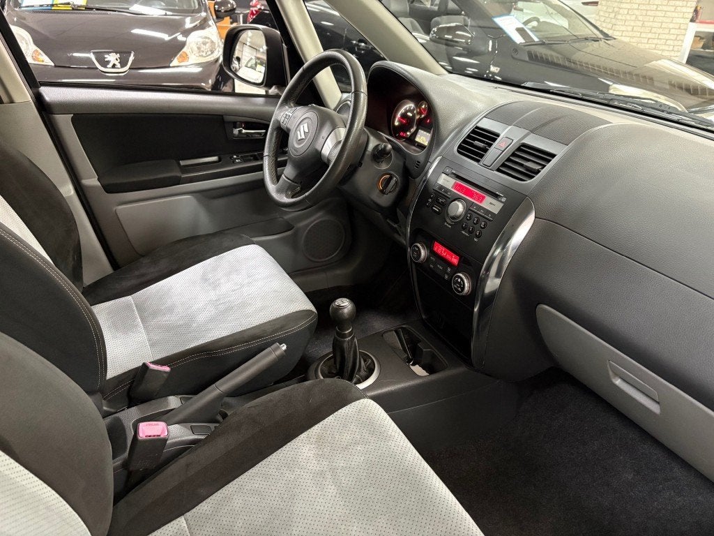 Suzuki SX4 1.6 Limited ECC Airco Trekhaak Keyless NL dealer, Voorwielaandrijving, Euro 5, Huisgarantie, 4 cilinders