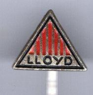 Lloyd zilverkleurig auto speldje ( B_220 ), Verzenden, Zo goed als nieuw, Transport, Speldje of Pin