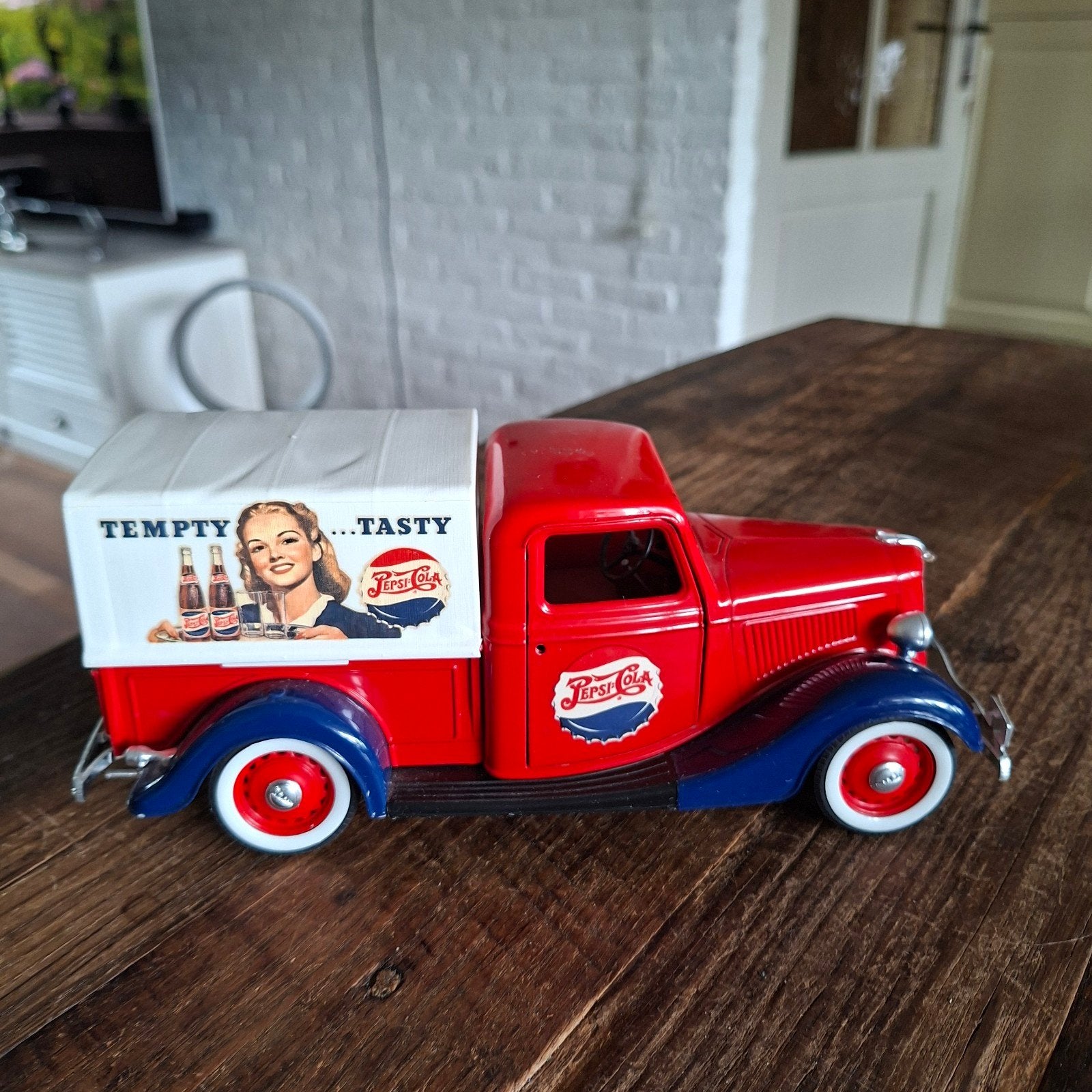 Ford Pick Up uit 1936 Pepsi Cola 23 bij 10 cm groot, Ophalen of Verzenden