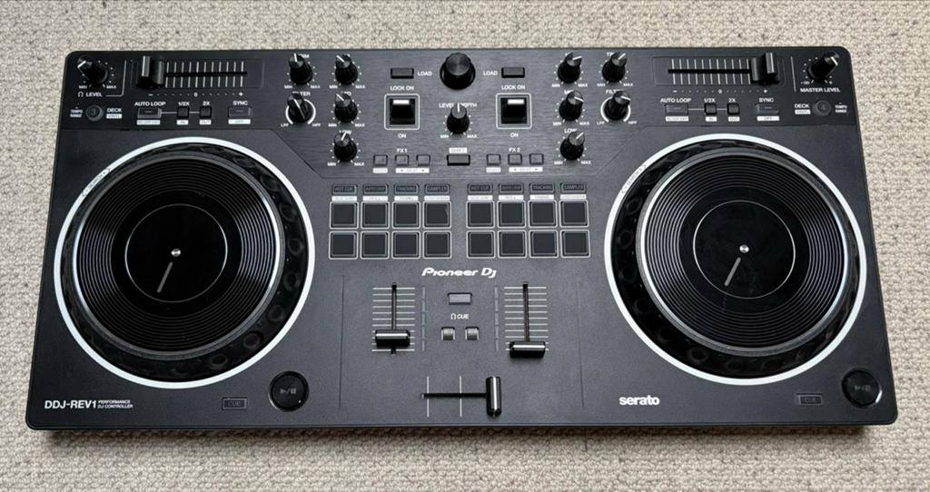 Pioneer DDJ-REV1 DJ-controller zo goed als nieuw, Muziek en Instrumenten, Dj-sets en Draaitafels, Ophalen of Verzenden, Zo goed als nieuw