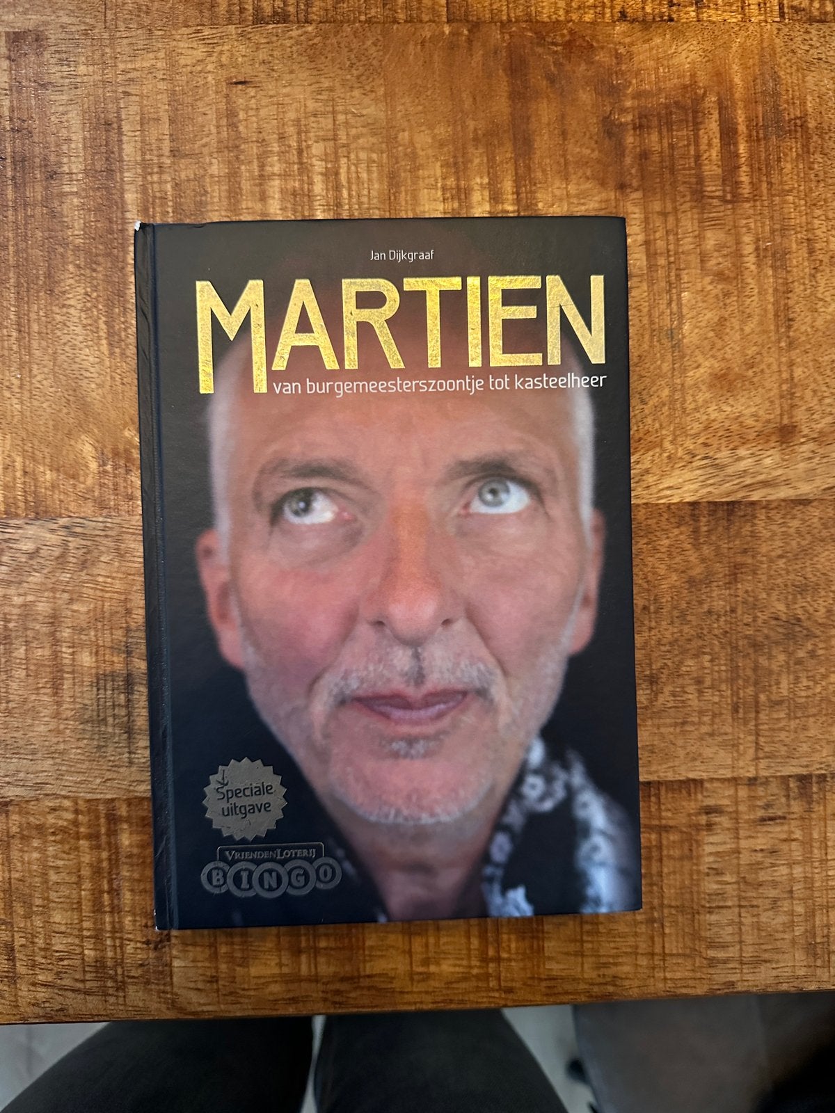 Martien – van burgemeesterszoontje tot kasteelheer, Boeken, Ophalen of Verzenden, Gelezen, Overige