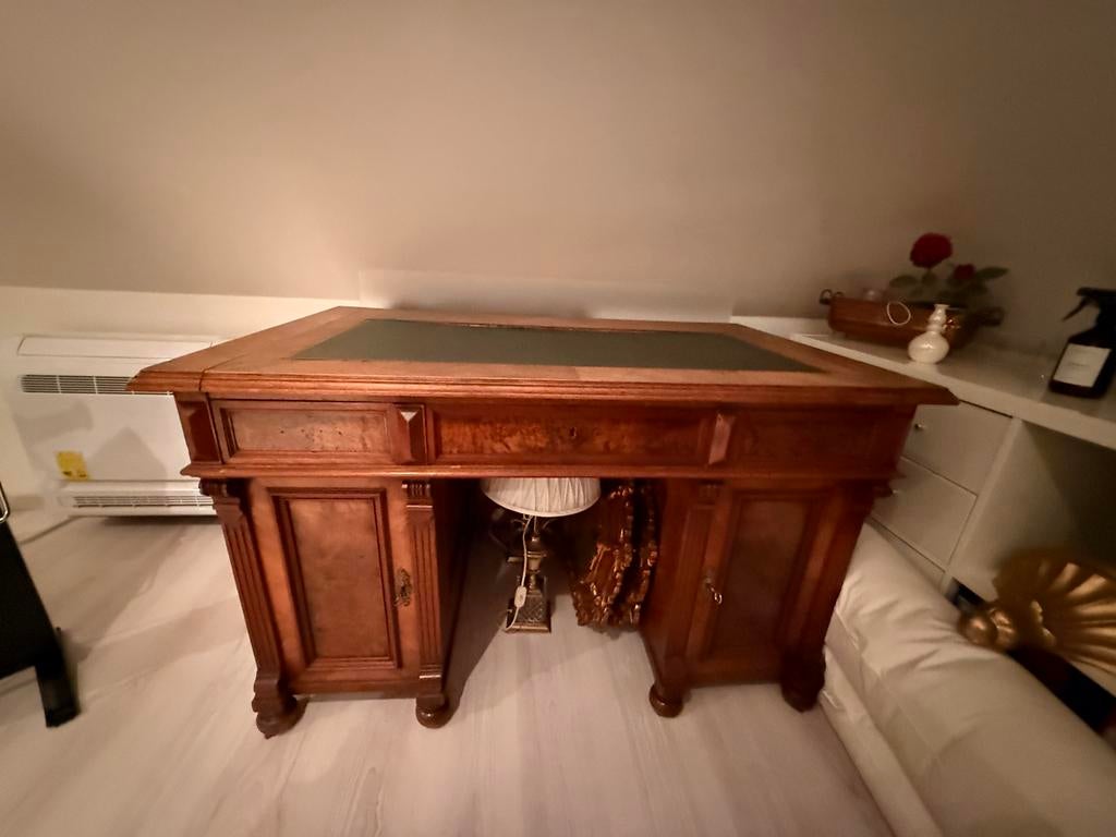 Mooi antiek bureau (127 x 77), Ophalen