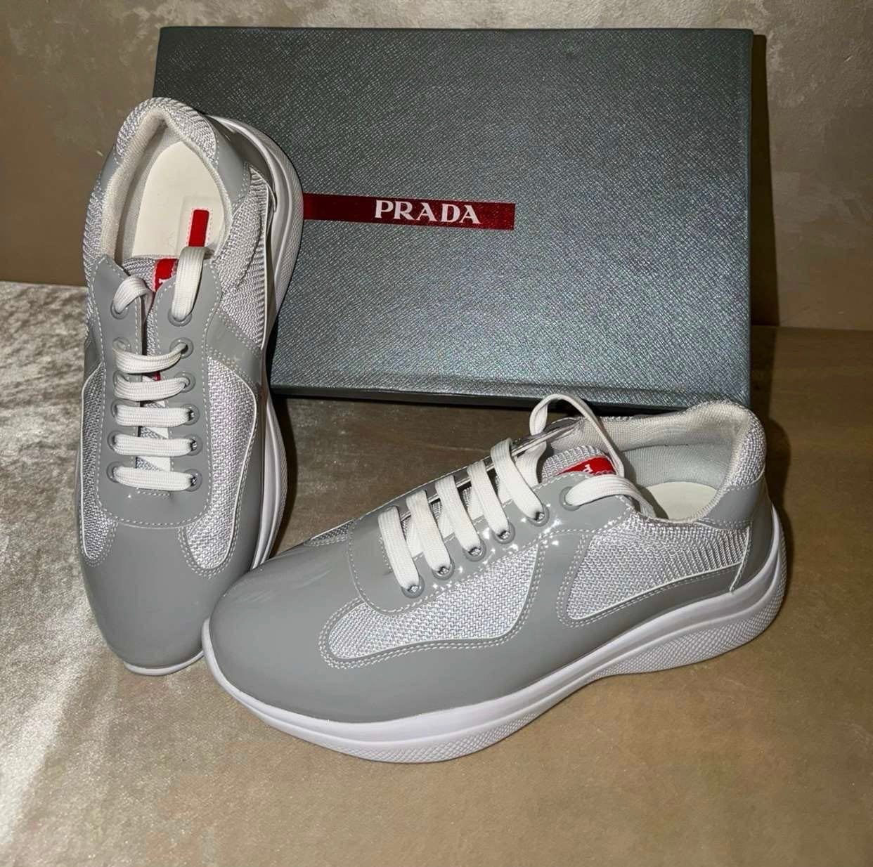 Grijs/wit prada cups maat 40, Ophalen of Verzenden, Zo goed als nieuw, Overige kleuren